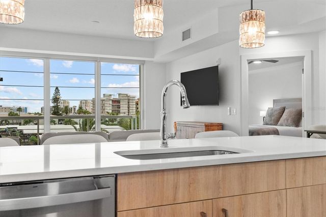 415 ISLAND WAY 311, Clearwater Beach, FL 33767