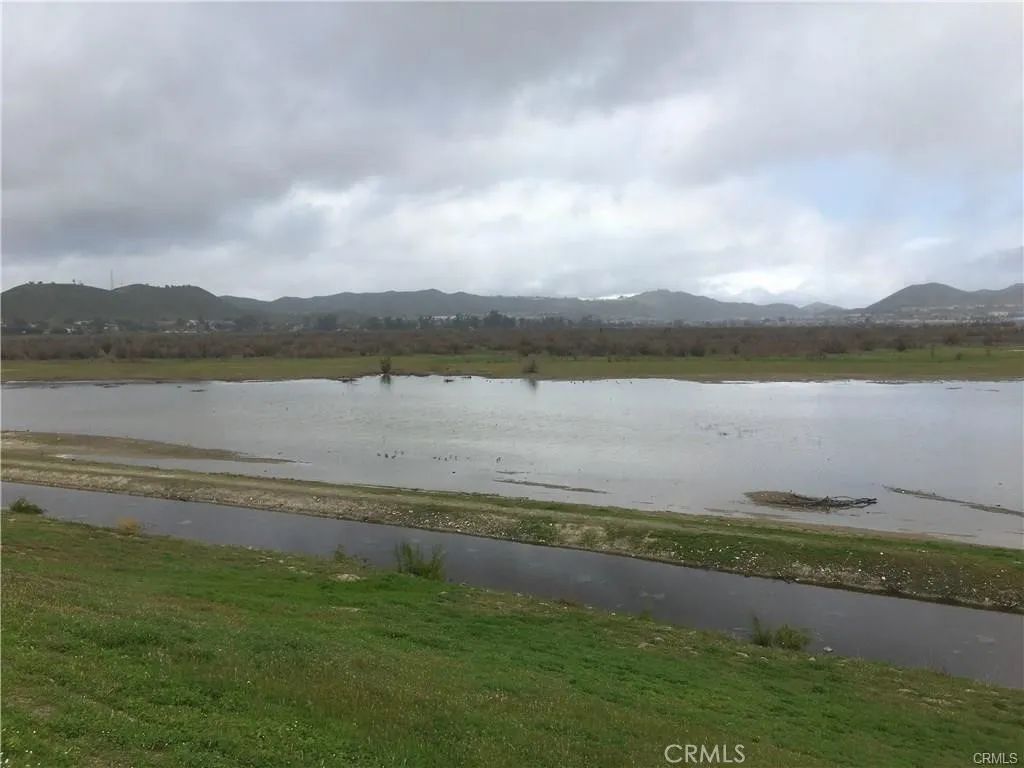 0 off Diamond, Lake Elsinore, CA 92530