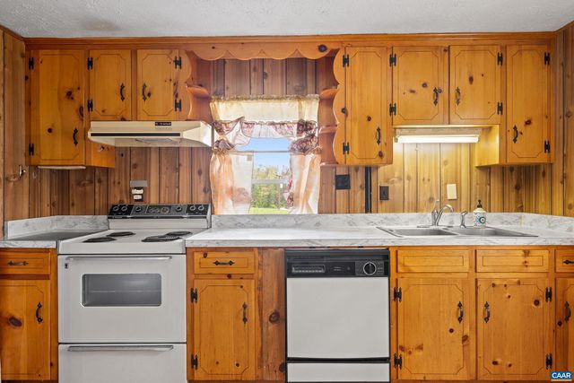 653 CELT RD, Stanardsville, VA 22973