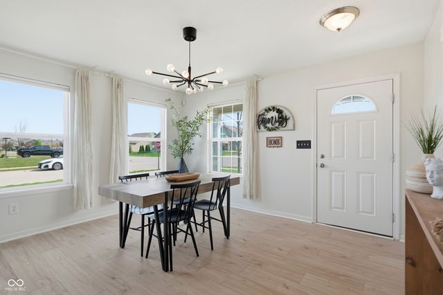 184 Thistlewood Drive, Greenfield, IN 46140