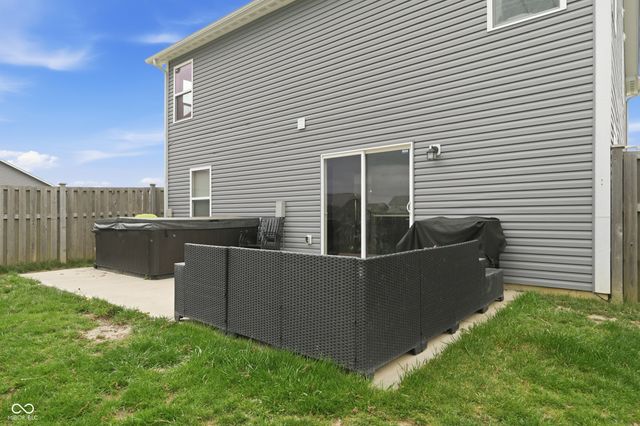 184 Thistlewood Drive, Greenfield, IN 46140