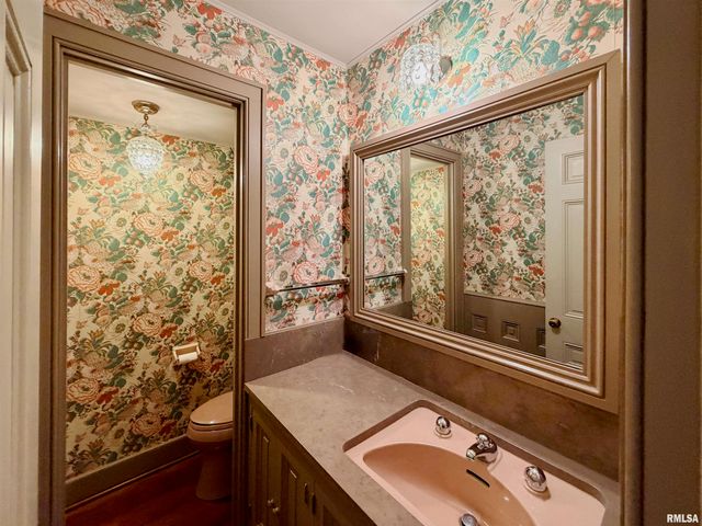 62 REDWOOD Circle, Canton, IL 61520