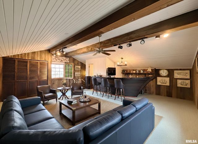 62 REDWOOD Circle, Canton, IL 61520