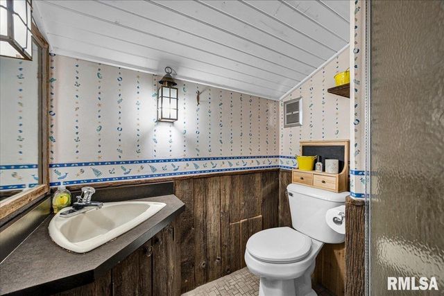 62 REDWOOD Circle, Canton, IL 61520