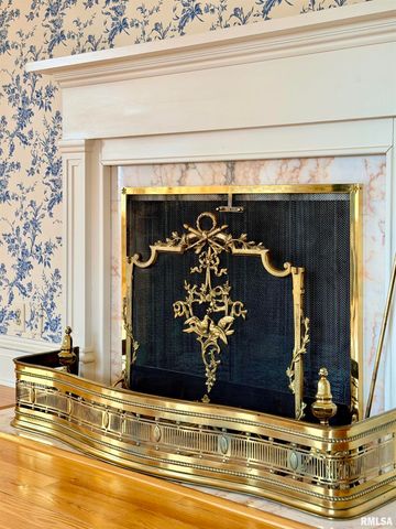 62 REDWOOD Circle, Canton, IL 61520