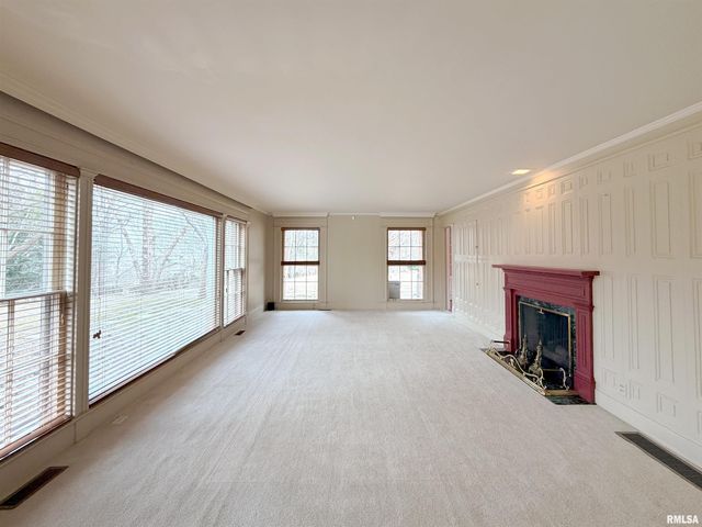 62 REDWOOD Circle, Canton, IL 61520