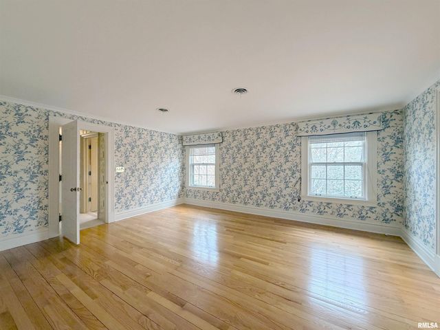 62 REDWOOD Circle, Canton, IL 61520