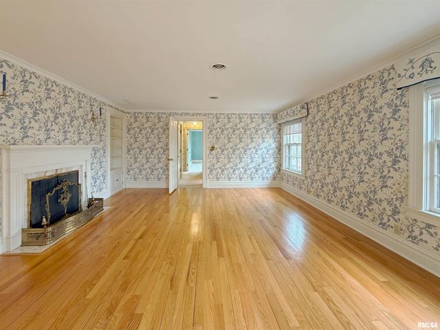 62 REDWOOD Circle, Canton, IL 61520