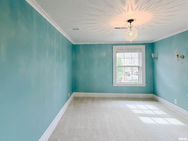 62 REDWOOD Circle, Canton, IL 61520