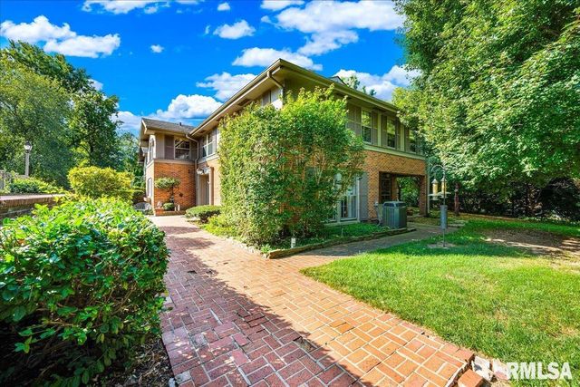 62 REDWOOD Circle, Canton, IL 61520