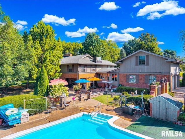 62 REDWOOD Circle, Canton, IL 61520