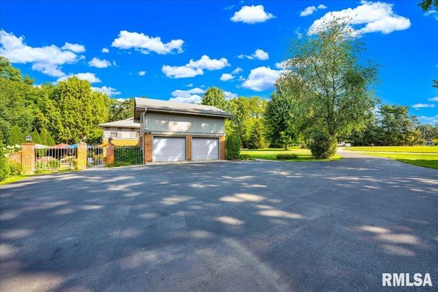 62 REDWOOD Circle, Canton, IL 61520