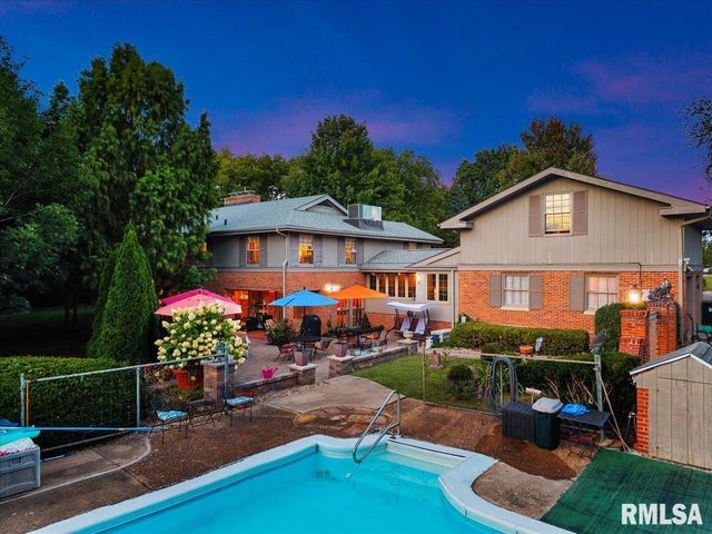 62 REDWOOD Circle, Canton, IL 61520