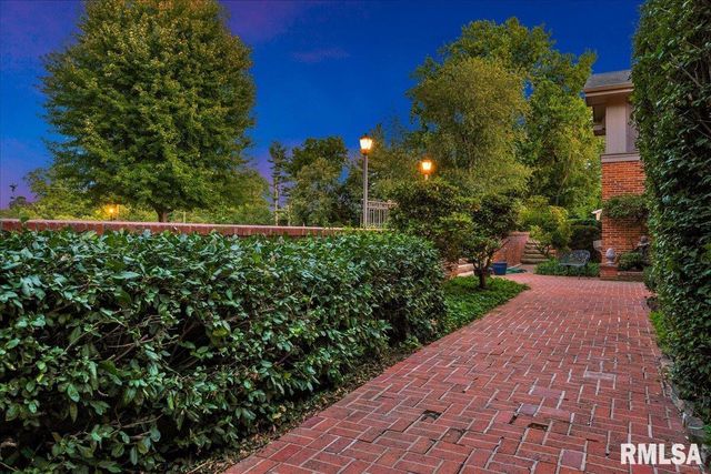 62 REDWOOD Circle, Canton, IL 61520