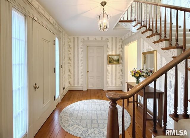 62 REDWOOD Circle, Canton, IL 61520