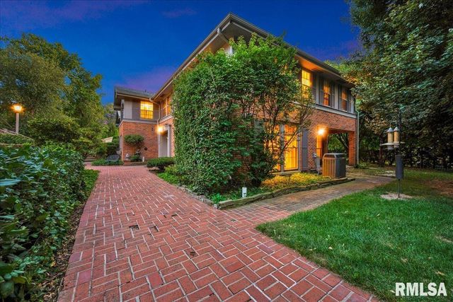 62 REDWOOD Circle, Canton, IL 61520