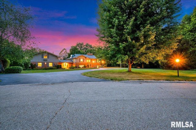 62 REDWOOD Circle, Canton, IL 61520