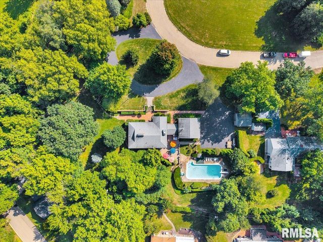 62 REDWOOD Circle, Canton, IL 61520