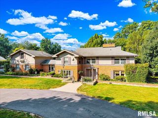 62 REDWOOD Circle, Canton, IL 61520