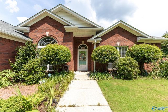 2406 Little Cove Road, Owens Cross Roads, AL 35763