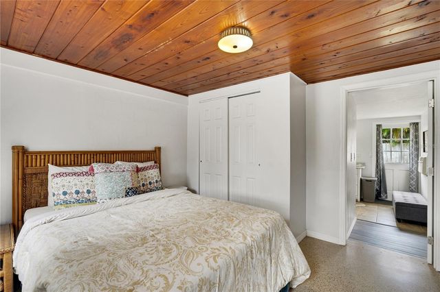 2830 SIESTA DRIVE, Venice, FL 34293