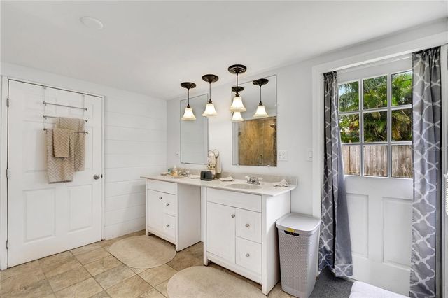 2830 SIESTA DRIVE, Venice, FL 34293