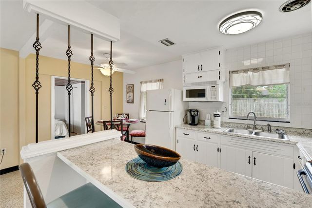 2830 SIESTA DRIVE, Venice, FL 34293
