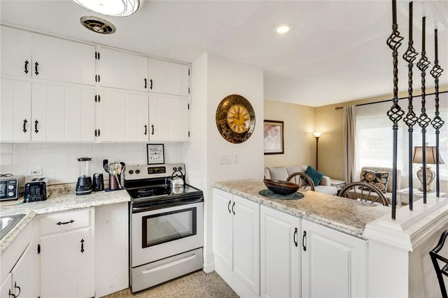 2830 SIESTA DRIVE, Venice, FL 34293