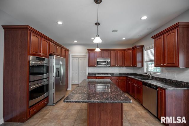 3519 W OAK CREEK Court, Dunlap, IL 61525