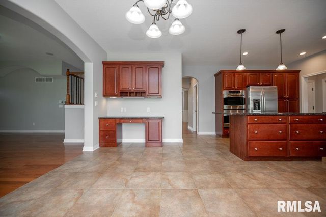 3519 W OAK CREEK Court, Dunlap, IL 61525