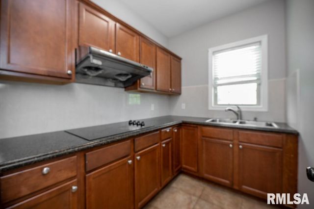 3519 W OAK CREEK Court, Dunlap, IL 61525