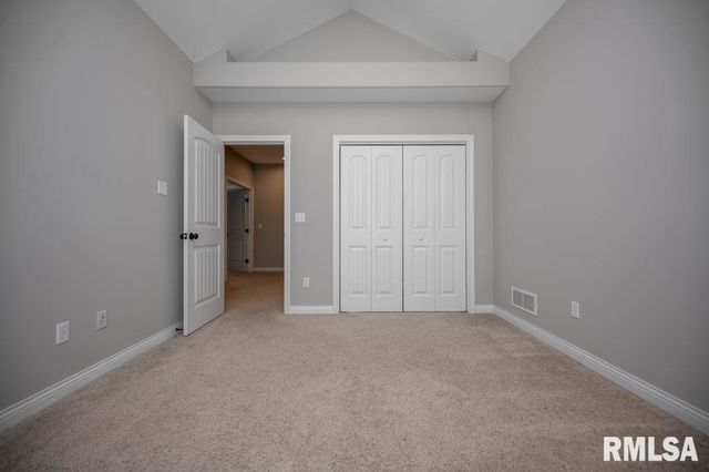 3519 W OAK CREEK Court, Dunlap, IL 61525