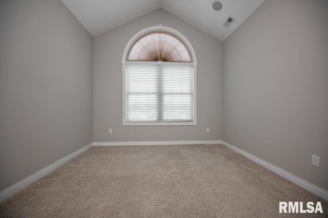 3519 W OAK CREEK Court, Dunlap, IL 61525