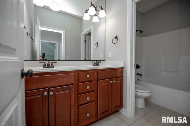 3519 W OAK CREEK Court, Dunlap, IL 61525