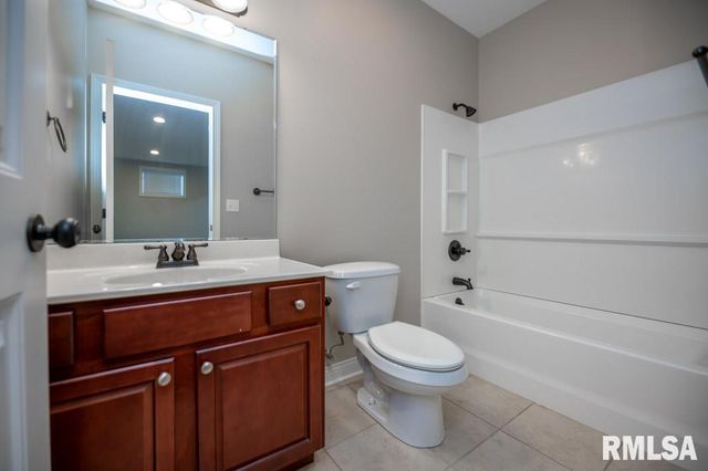 3519 W OAK CREEK Court, Dunlap, IL 61525