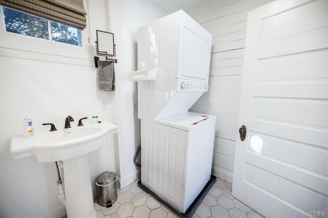 1401 Grace Street, Lynchburg, VA 24504