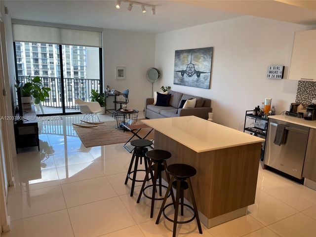 5300 Paseo Blvd 1007, Doral, FL 33166