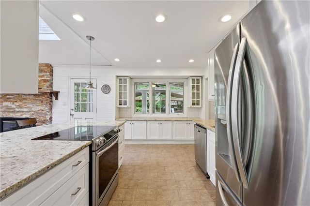 4295 King Valley Drive SE, Smyrna, GA 30082