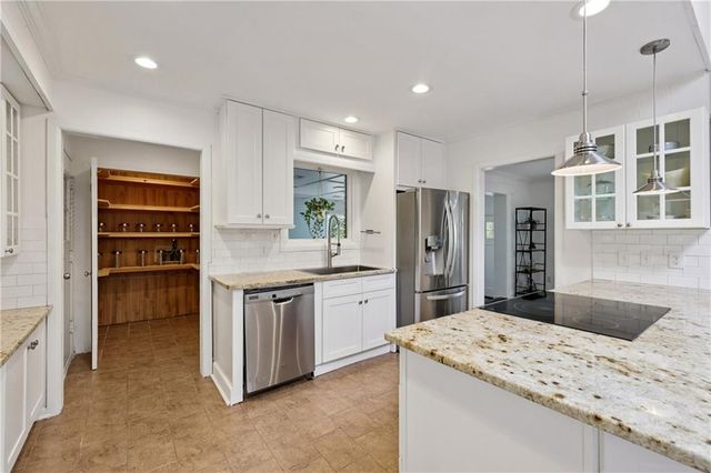 4295 King Valley Drive SE, Smyrna, GA 30082