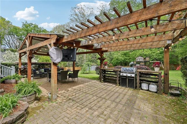 4295 King Valley Drive SE, Smyrna, GA 30082