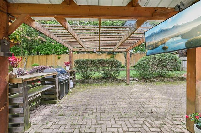 4295 King Valley Drive SE, Smyrna, GA 30082