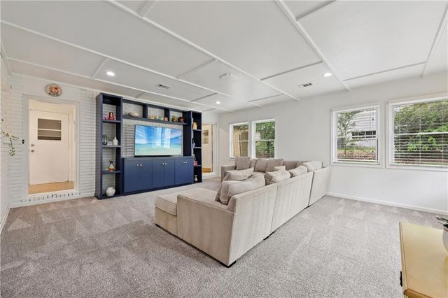 4295 King Valley Drive SE, Smyrna, GA 30082