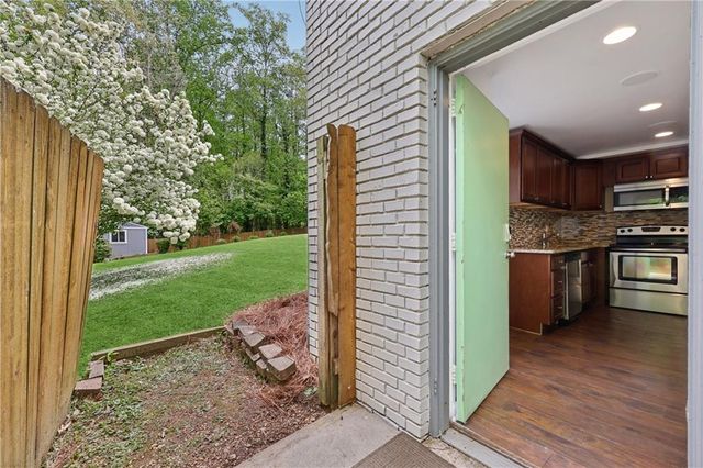 4295 King Valley Drive SE, Smyrna, GA 30082