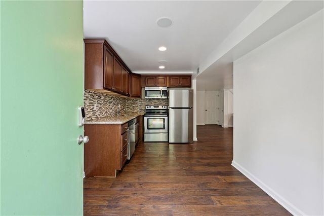 4295 King Valley Drive SE, Smyrna, GA 30082