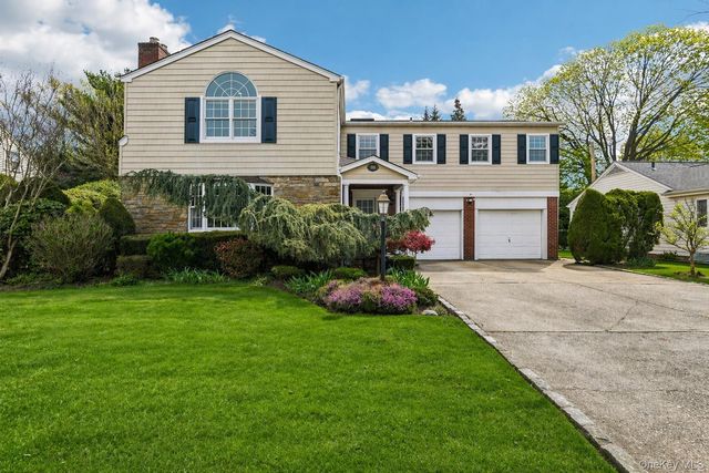 221 Kensington Road, Garden City, NY 11530
