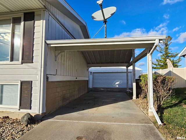 2209 KENSINGTON Drive, Peoria, IL 61614