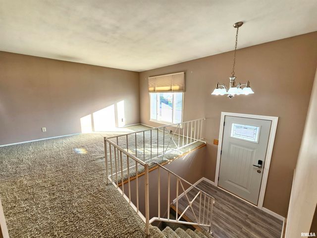 2209 KENSINGTON Drive, Peoria, IL 61614