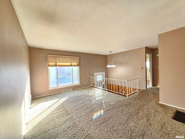 2209 KENSINGTON Drive, Peoria, IL 61614