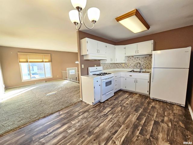 2209 KENSINGTON Drive, Peoria, IL 61614