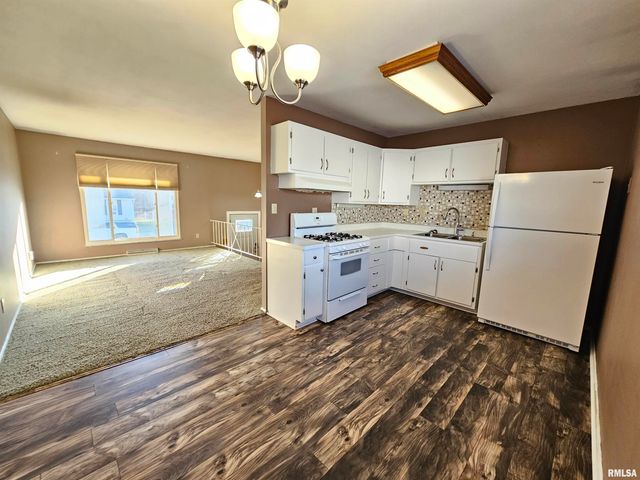 2209 KENSINGTON Drive, Peoria, IL 61614